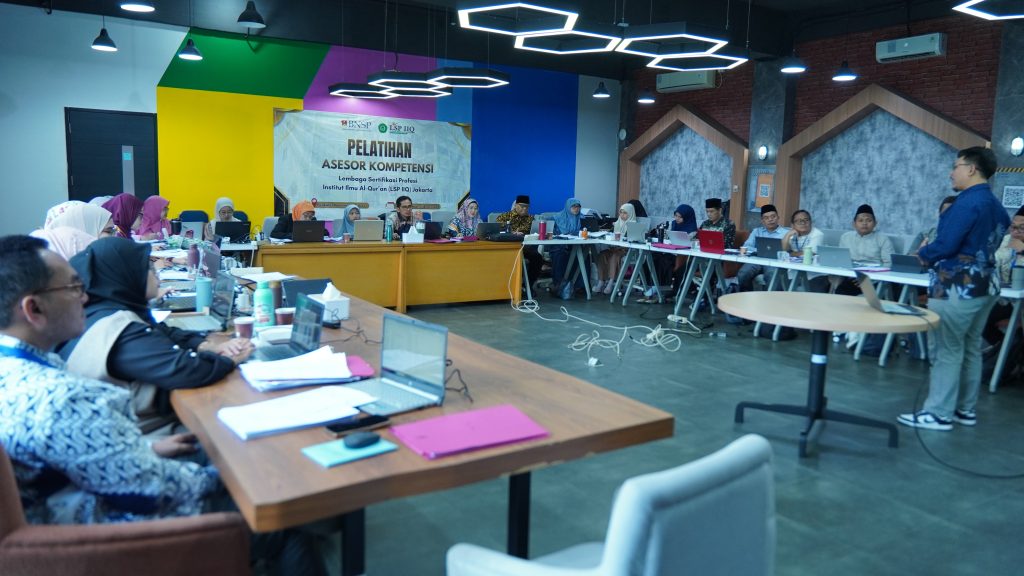 LSP IIQ Jakarta Laksanakan Pelatihan Asesor Kompetensi dan Penyusunan Materi Uji Kompetensi (MUK)